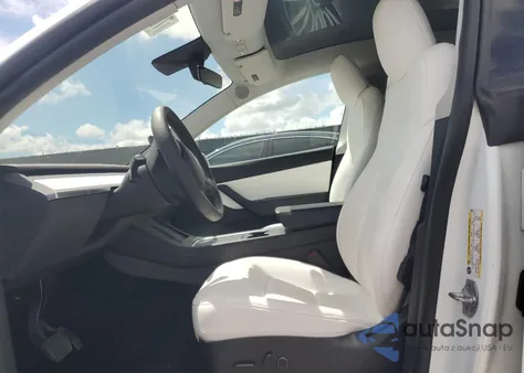 2022 Tesla Model Y из США, поврежденный, VIN 7SAYGDEE4NF354688